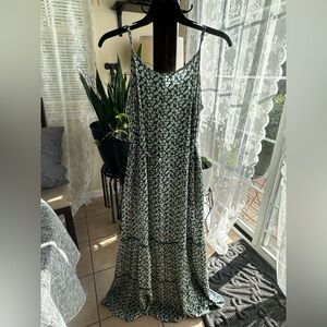 Ava & Viv Green Floral Maxi Dress Size X Sleeveless Pockets